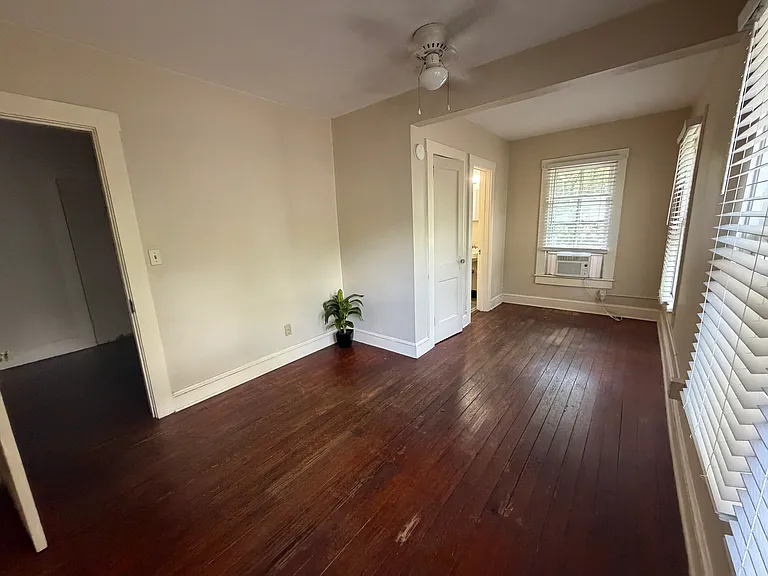 824 1/2 E University Ave #4 — Photo 24
