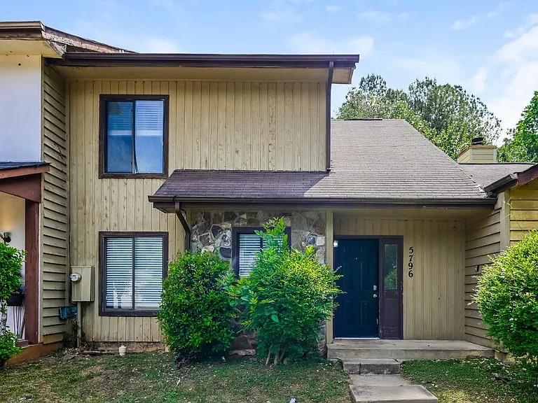 5796 Trent Walk Dr — Photo 1