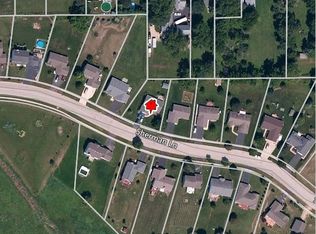 122 Sherman Ln, Poplar Grove, IL 61065