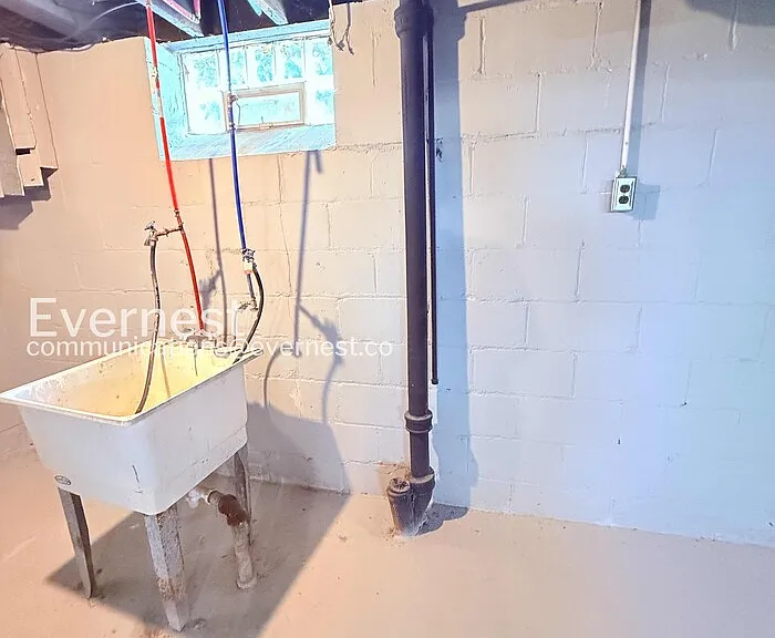 9460 Wayburn St — Photo 22