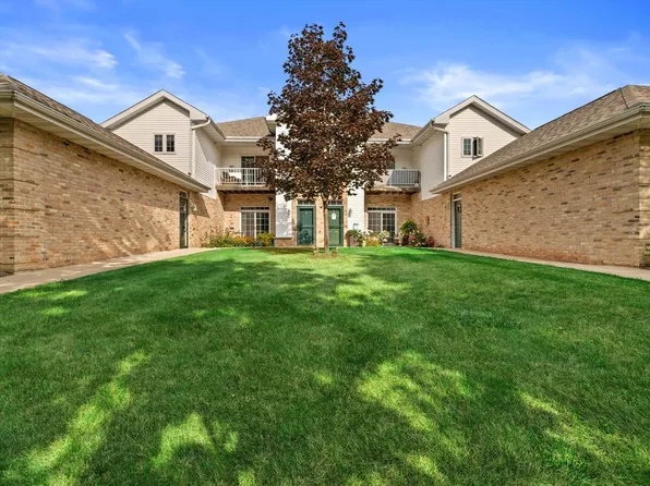 4301 Taylor Harbor E E #6, Mount Pleasant, WI 53403