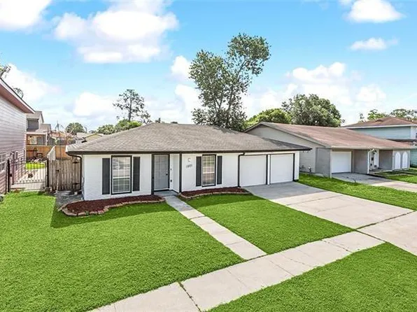 833 Lawrence St, Gretna, LA 70056