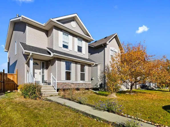 195 E Cranberry Close SE, Calgary, AB T3M 0B5