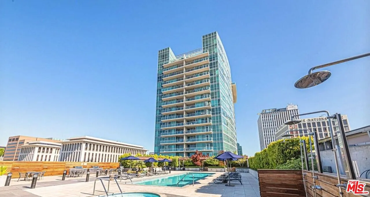 2 bed, 2.0 bath, 1390 sqft, $3,950 — Photo 1