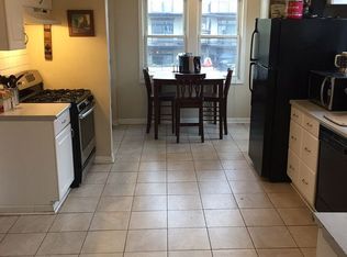 1146 W Addison St, Chicago, IL 60613