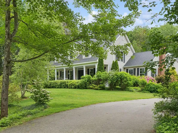 8 Washington Court, Kennebunkport, ME 04046