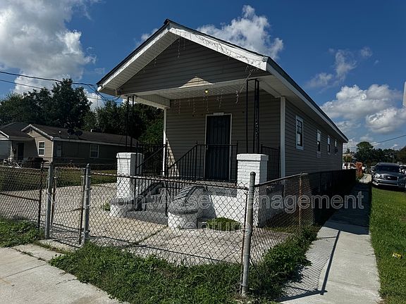 2nd image of 1342 Andry St