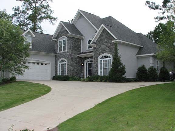 Gorgeous home in Grove Hill!