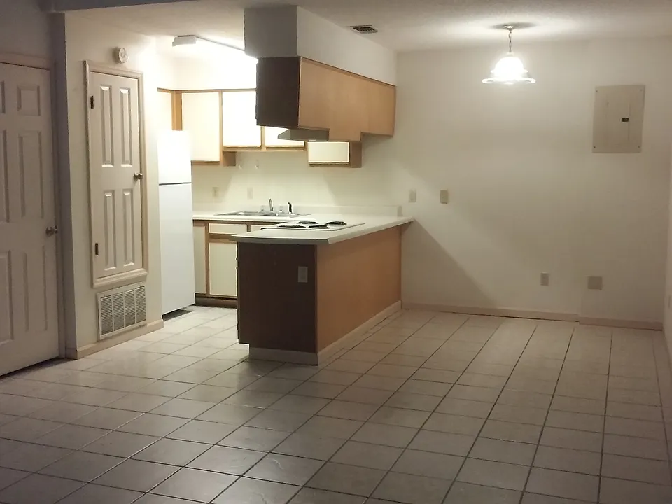 26 8th St #11