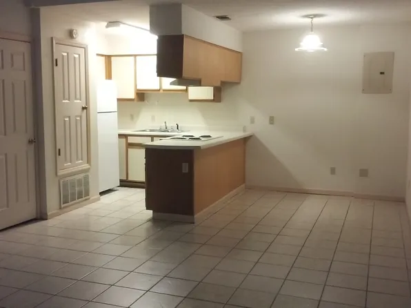 26 8th St #11, Shalimar, FL 32579