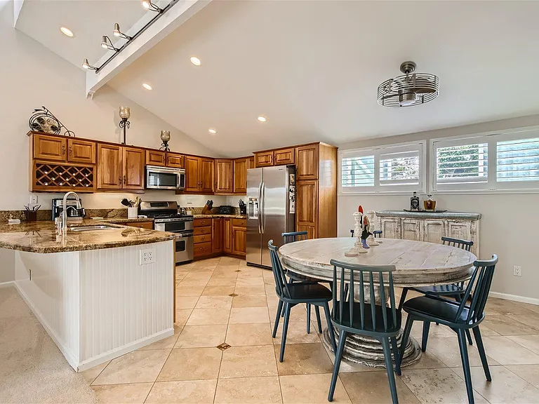 1760 Kennington Rd — Photo 3