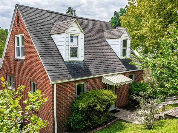 1132 Sunset Dr, Fairmont, WV 26554