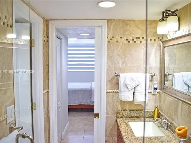401 Ocean Dr #924 — Photo 16
