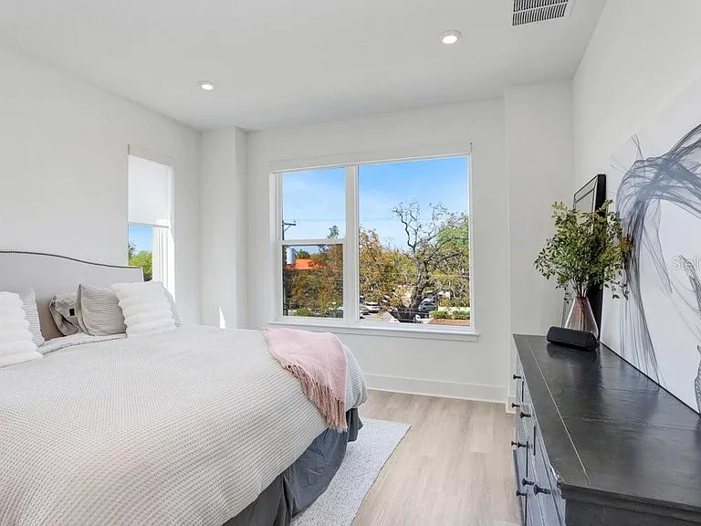 2506 W Cleveland St #20 — Photo 13