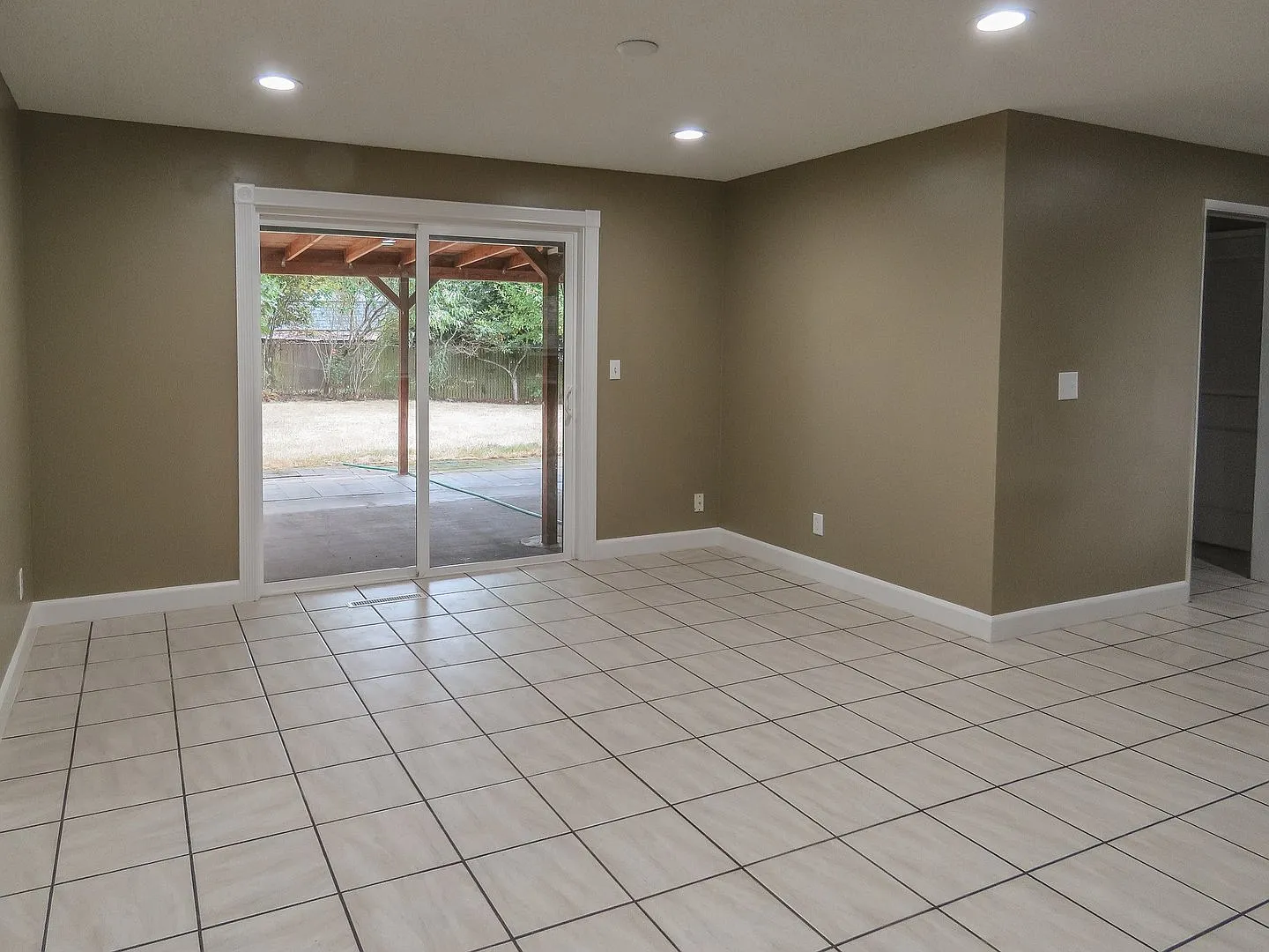 3 bedroom home in Woodburn Available — Photo 3