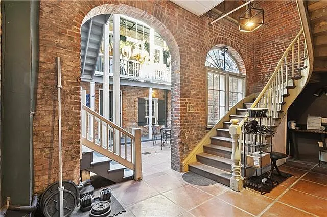 Building Photo - 807 Bourbon St #8/2C