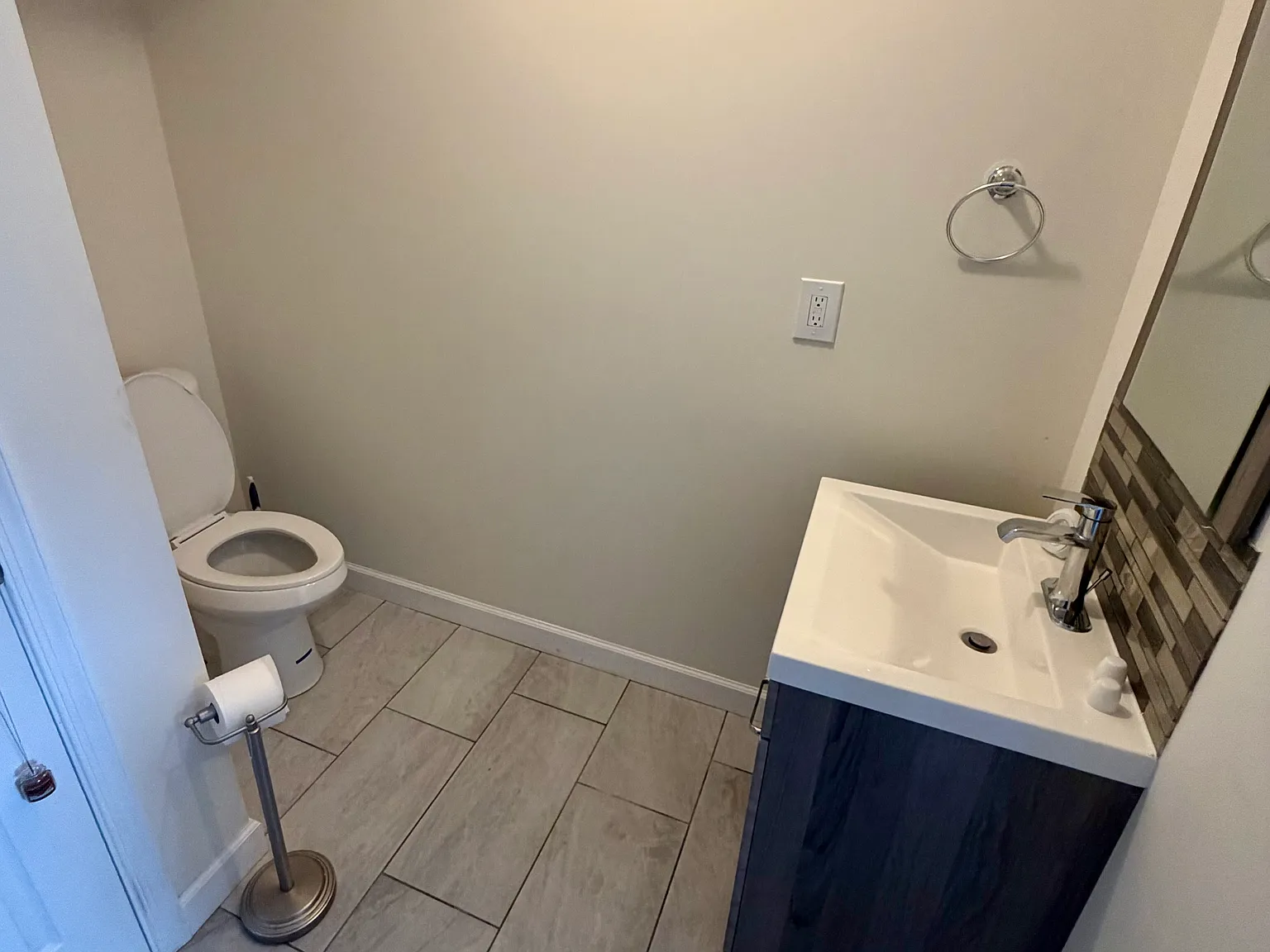 2 bed, 1.5 bath, 1000 sqft, $1,650 — Photo 4
