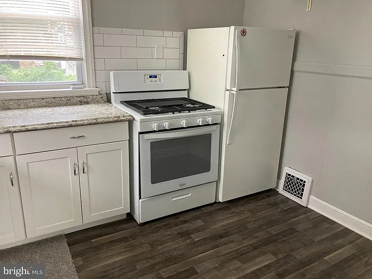 254 Wyoming Ave #B — Photo 5