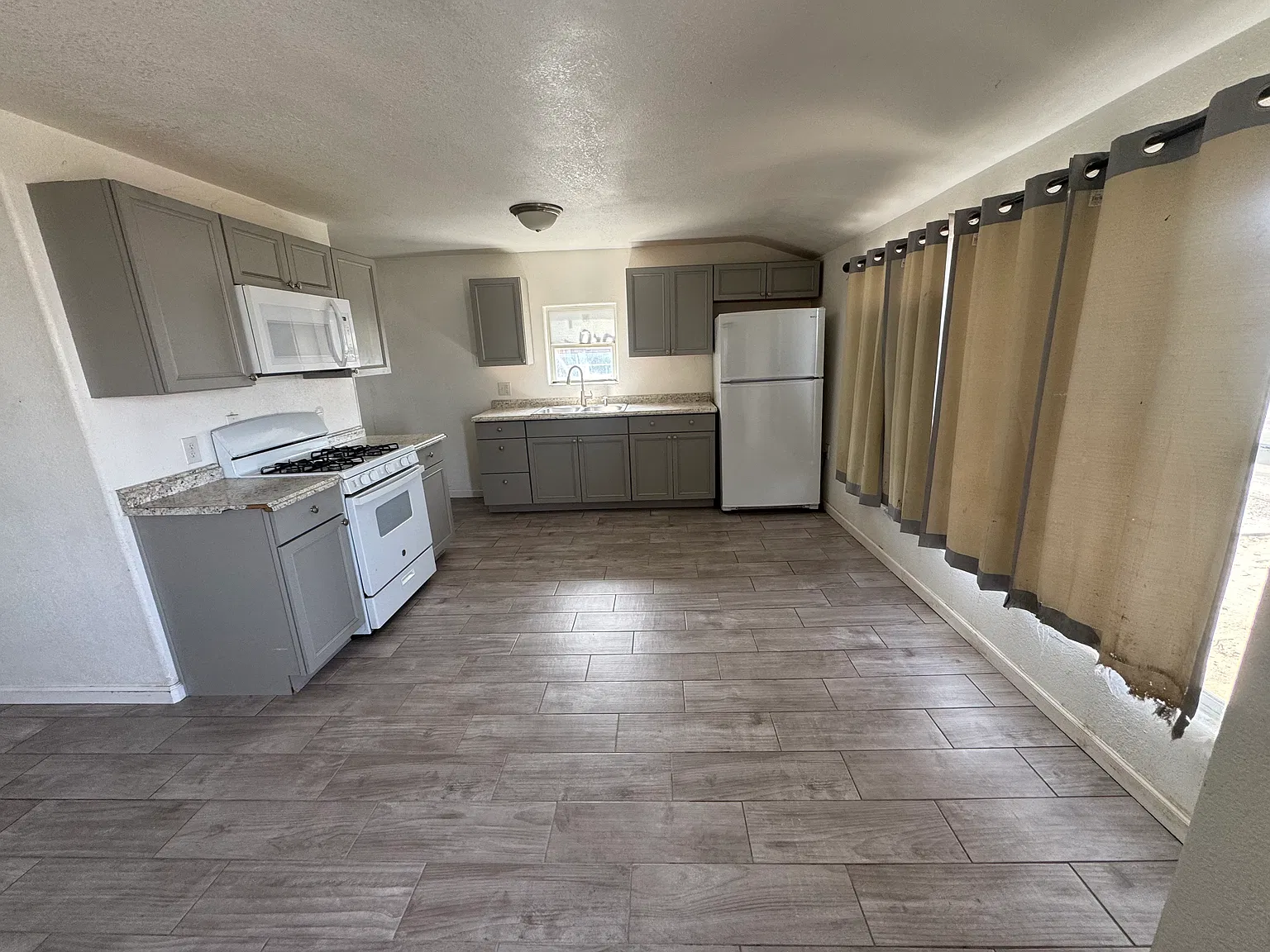 2 bed, 609 sqft, $1,250 — Photo 3