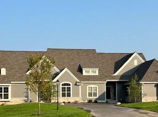 1537 Sandhill Blvd #16C, Hartland, WI 53029