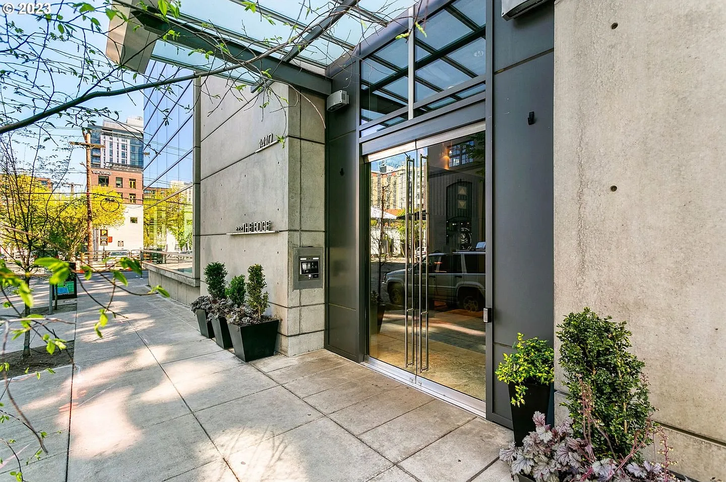 Modern Pearl District Condo with City Views, Open Layout & Modern Kitchen — Photo 3
