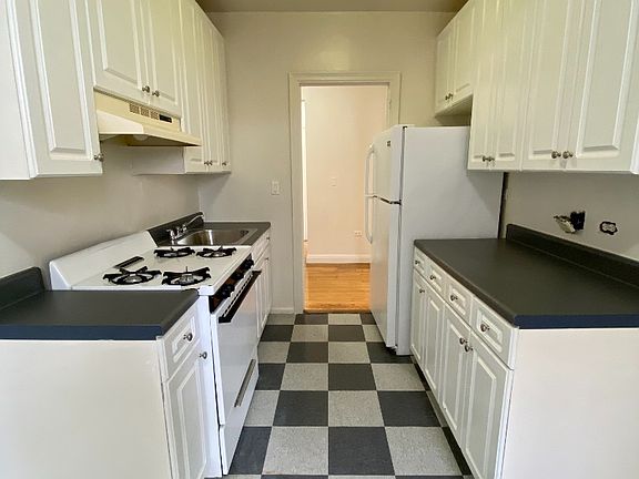 2nd image of 309 Hayward Ave #2J