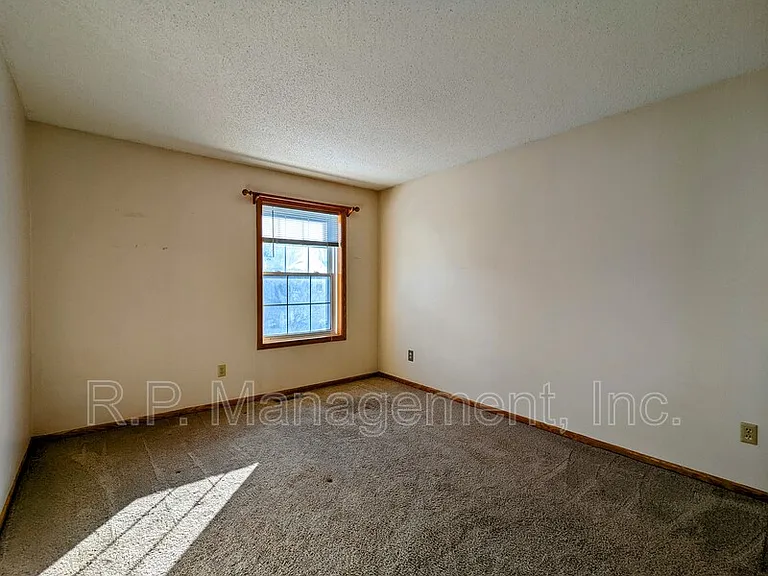 1909 Bluestem Ln — Photo 9