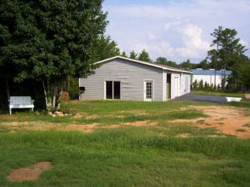 2nd image of 321 Willow Oak Dr E