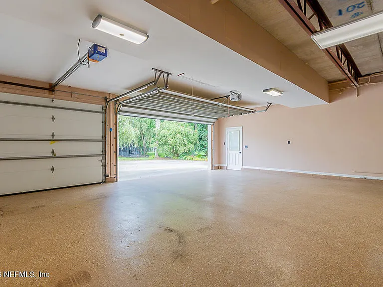 1770 Victoria Chase Ct — Photo 32