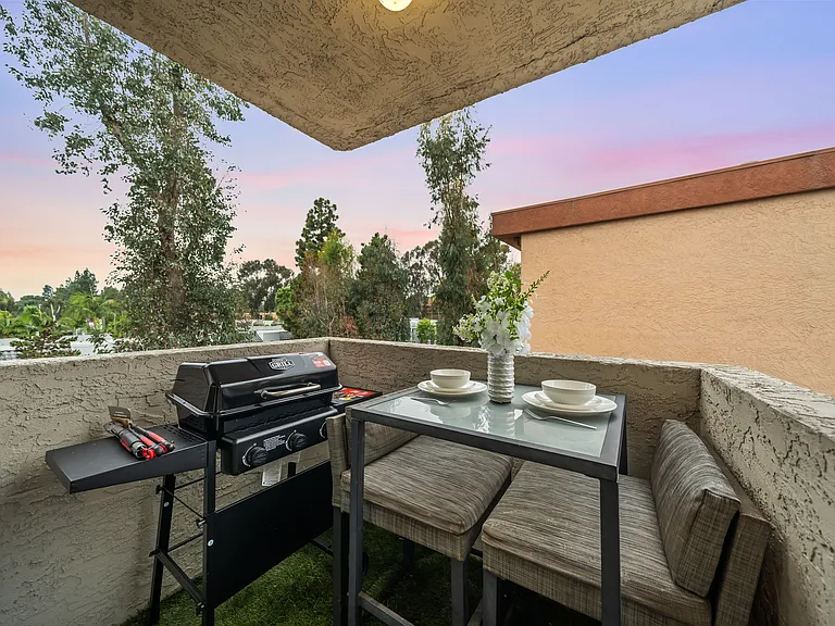 Take in the fresh air and fire up the BBQ on this private balcony.