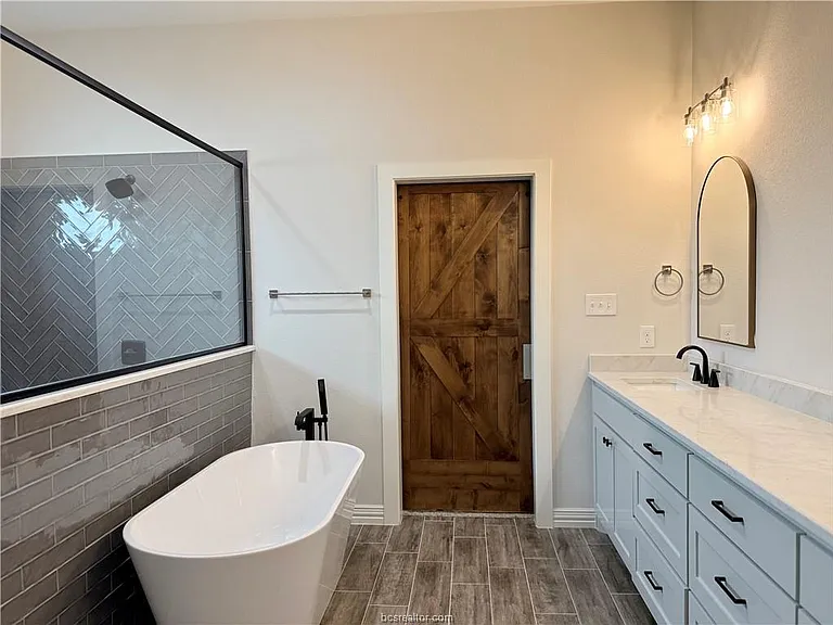 4205 Skylar Dr — Photo 23