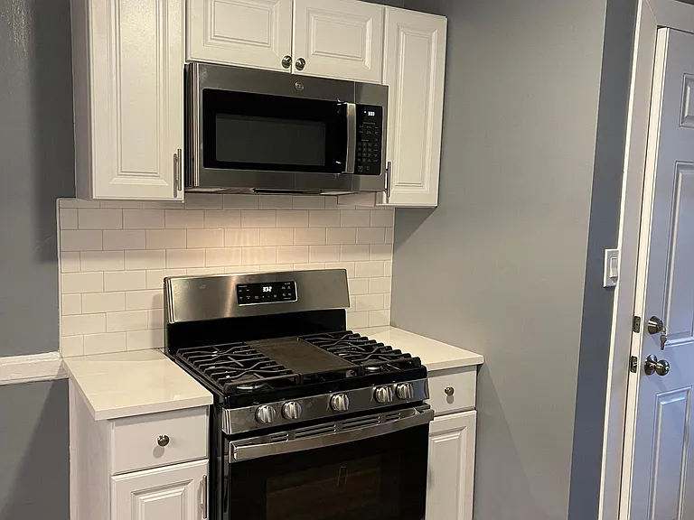 1079 N Marshfield Ave #BST — Photo 28