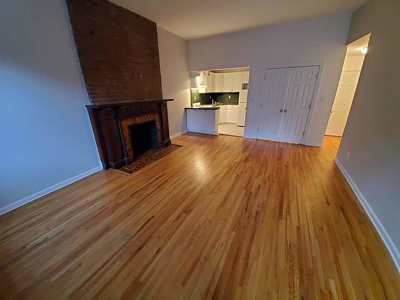 3rd image of 21 W 74th St APT 4B