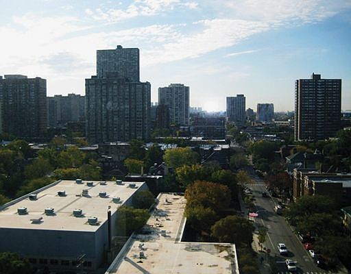4th image of 4343 N Clarendon Ave APT 1303