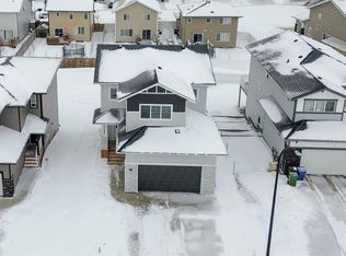 38 E Thayer Close, Red Deer, AB T4P0W7