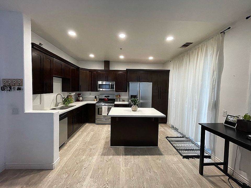 Kitchen with island