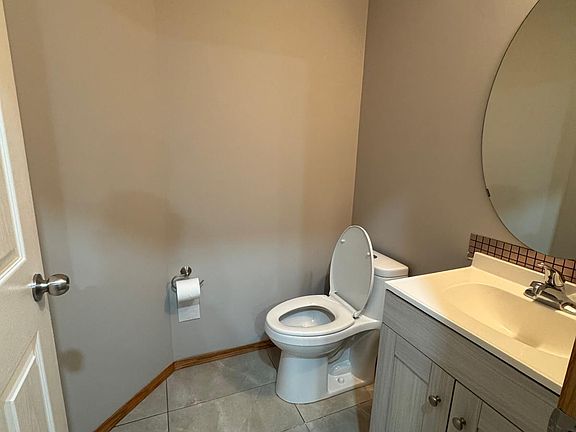 4th image of 671 Taradale Dr NE
