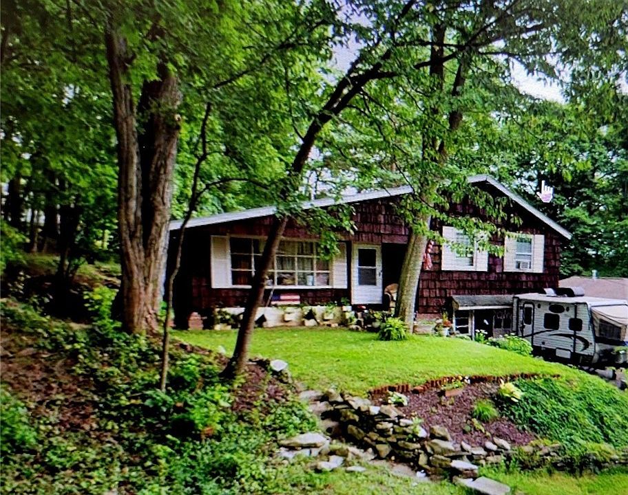 1st image of 246 Oakley Dr E