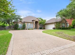 821 Muirfield Dr, Mansfield, TX 76063