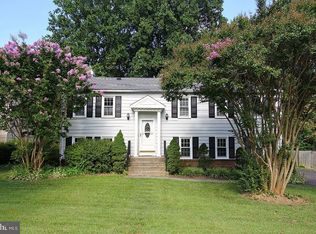 2008 Freedom Ln, Falls Church, VA 22043