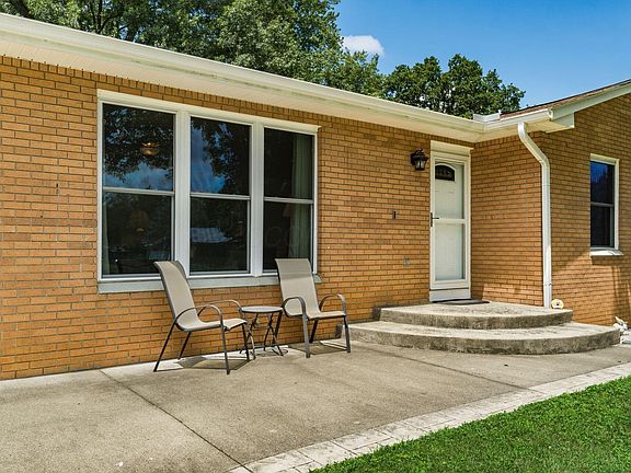 4th image of 6191 Douglas Dr