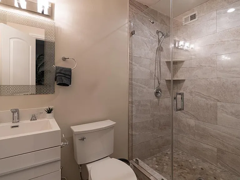 4358 Mammoth Ave #2 — Photo 20