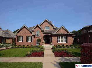 9718 Nottingham Dr, Omaha, NE 68114