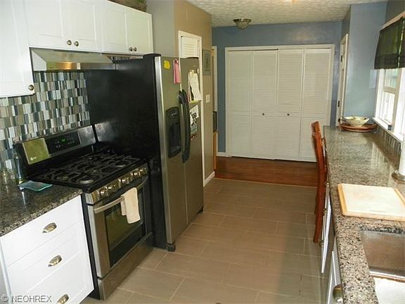4th image of 6803 Wooster Pike