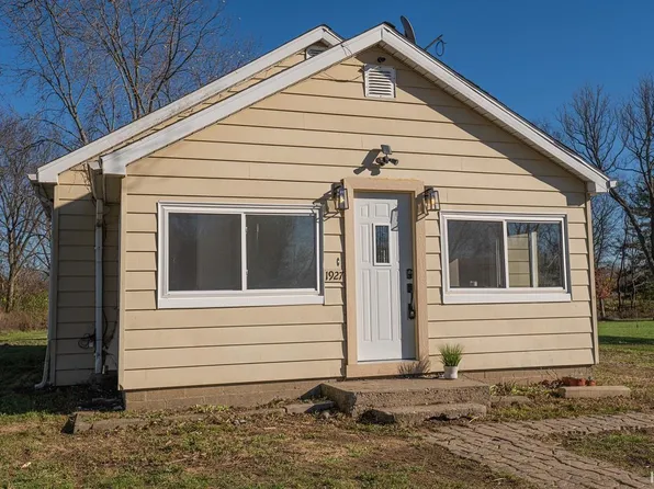 1927 S 5th St, Merom, IN 47861