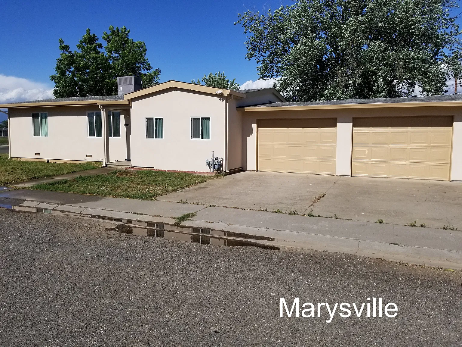 3 bed, 1196 sqft, $2,000 — Photo 1