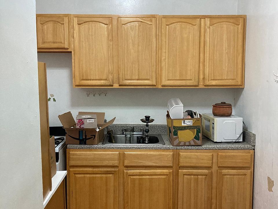 1st image of 936 59th St #3H
