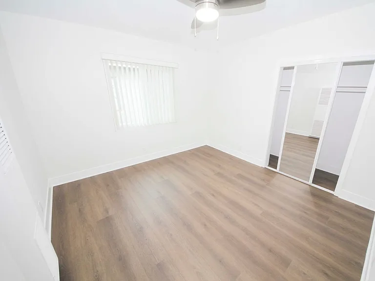 Bay Cities Apartments — Photo 7