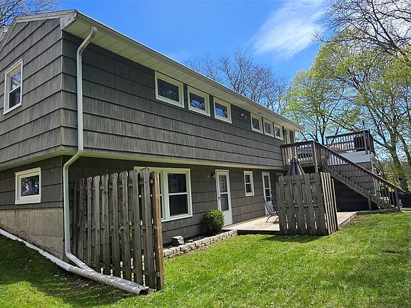 3rd image of 515 Winston Dr