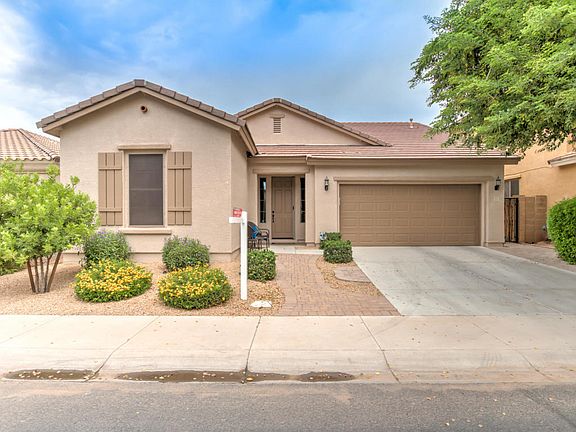 2nd image of 72 W Aster Dr